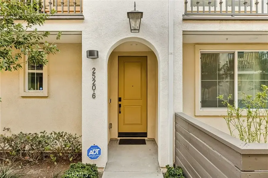 2520 Valentina #6, Los Angeles, CA 90040 - Image #2