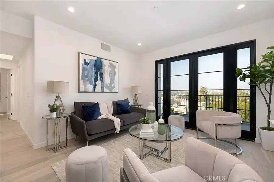 1333 S Orange Grove Avenue #205, Los Angeles, CA 90019 - Image #3