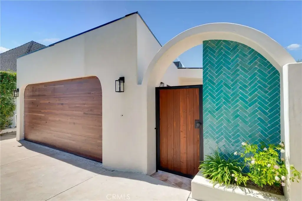 4171 Holly Knoll Drive, Los Angeles, CA 90027 - #1