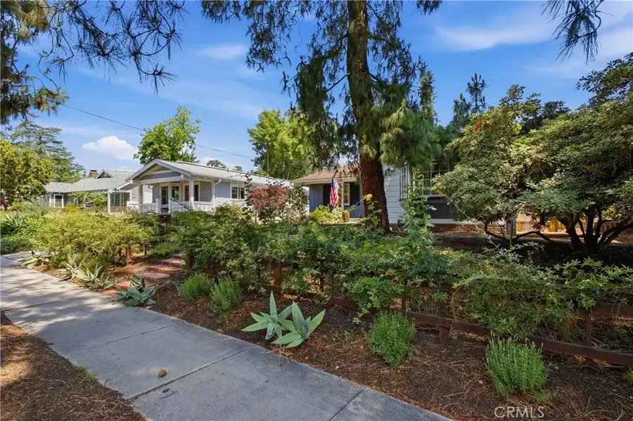541 E Woodbury, Altadena, CA 91001 - #2