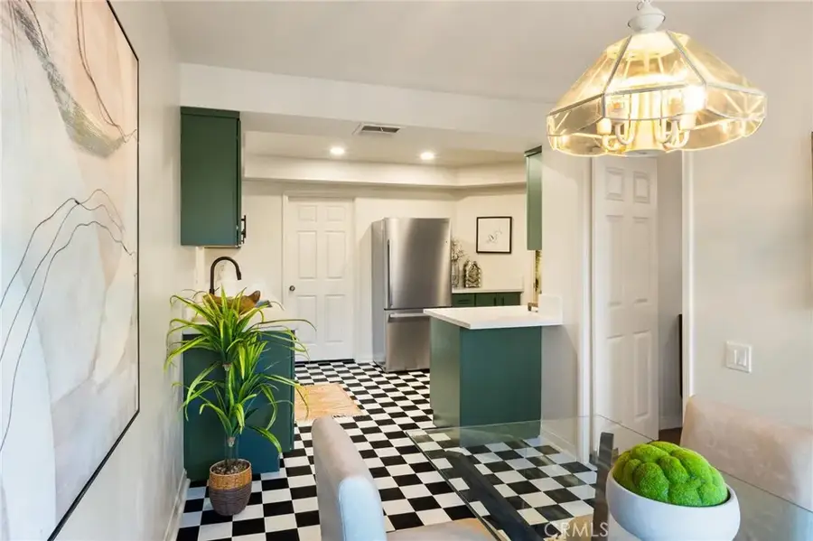 534 S Oak Knoll Ave #103, Pasadena, CA 91101 - #2