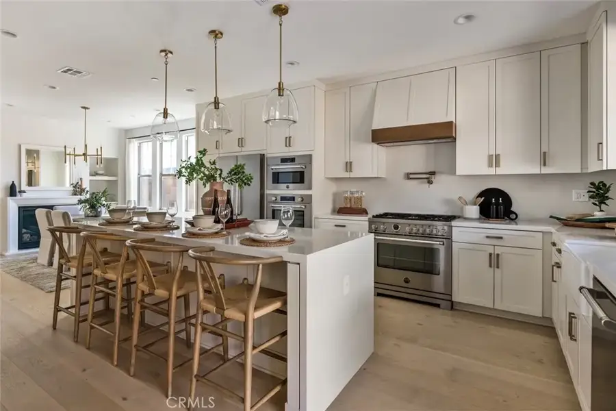 181 E Palm Street East, Altadena, CA 91001 - #2