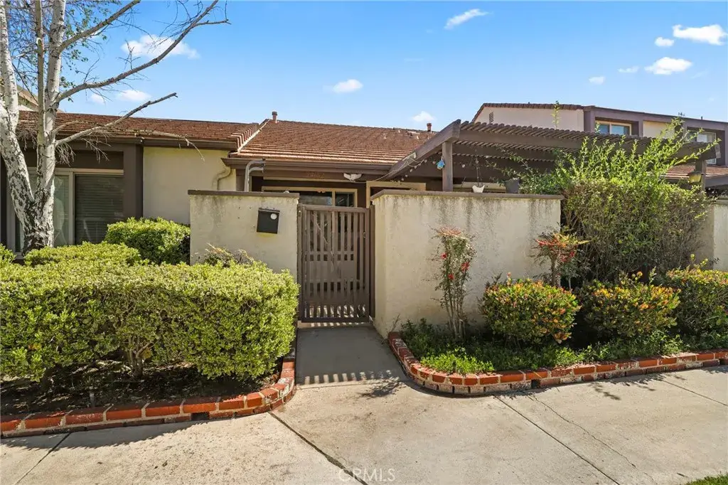 24662 Golfview Drive, Valencia, CA 91355 - #1