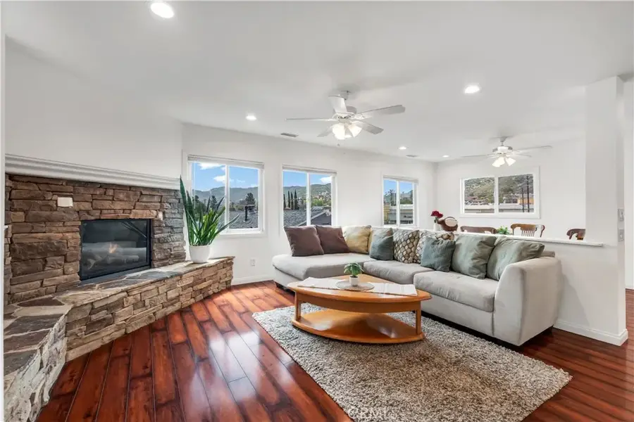 8926 Oswego Street, Sunland, CA 91040 - #3