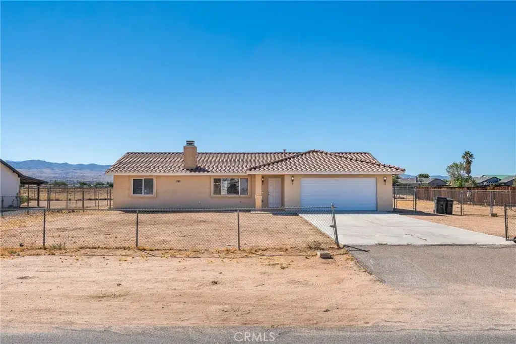 22607 Lucilla, Apple Valley, CA 92308 - #1