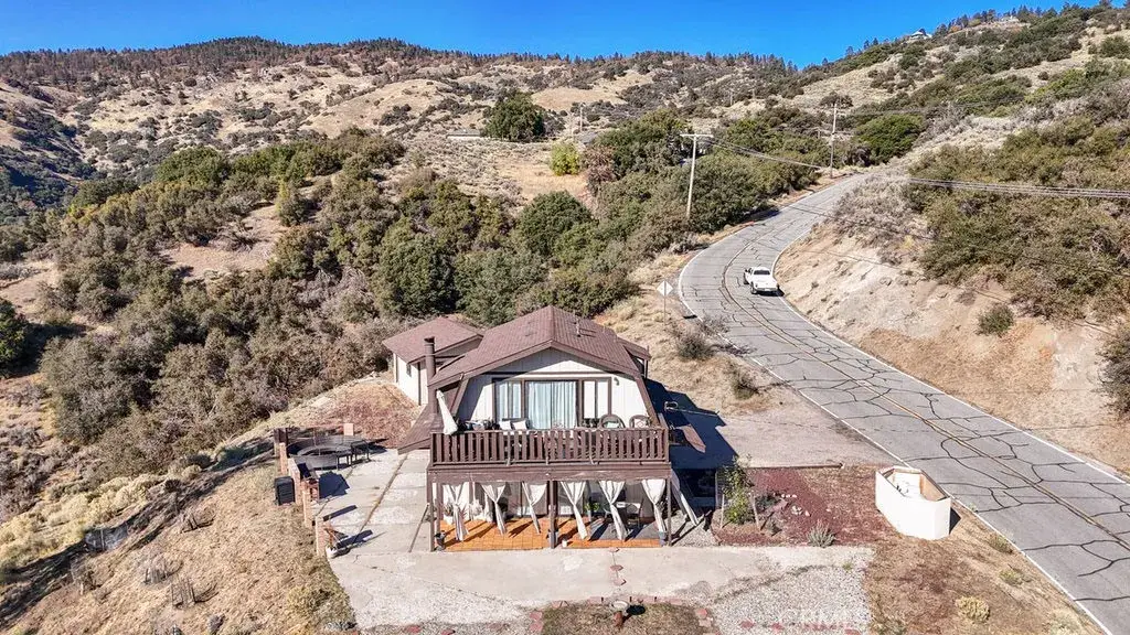 25001 Paramount Drive, Tehachapi, CA 93561 - #1