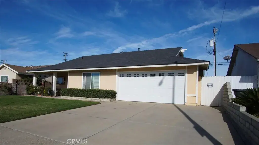 911 E Evergreen Avenue, Santa Maria, CA 93454 - #1