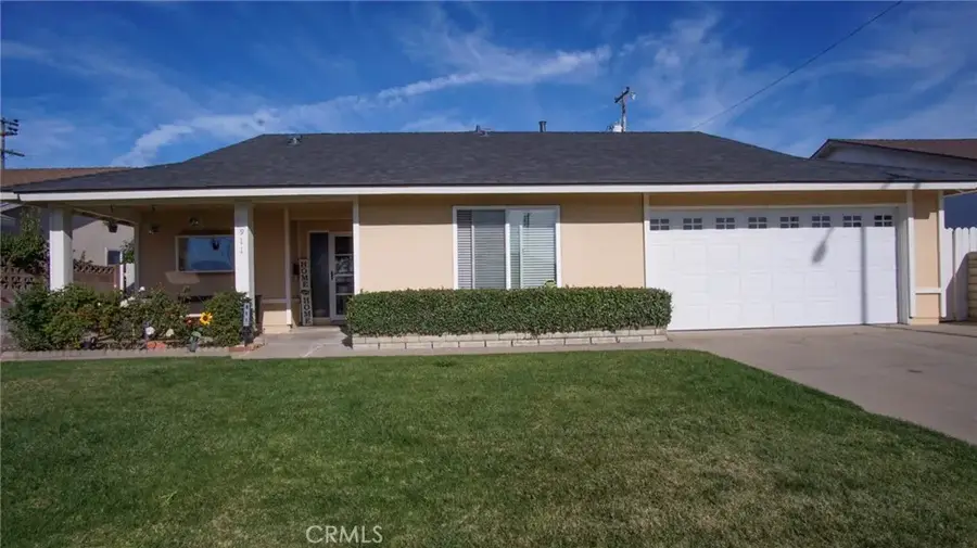 911 E Evergreen Avenue, Santa Maria, CA 93454 - #2