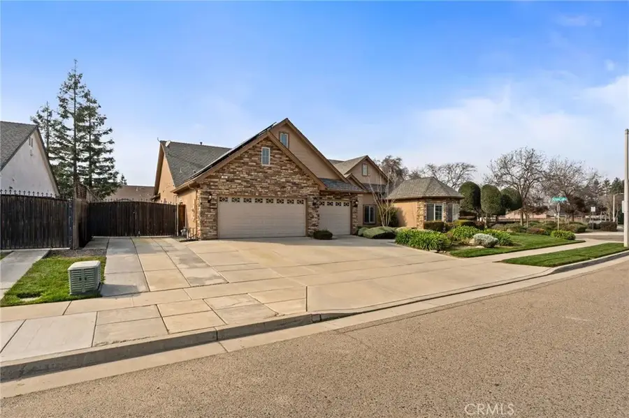 321 N Preston, Visalia, CA 93291 - #2