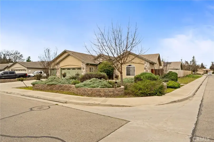 2500 W Perez, Visalia, CA 93291 - #2