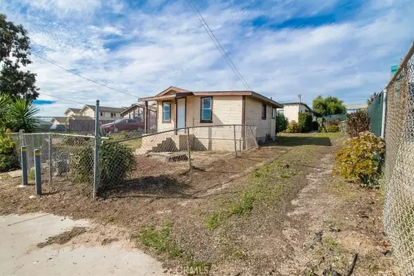 2011 Paso Robles, Oceano, CA 93445