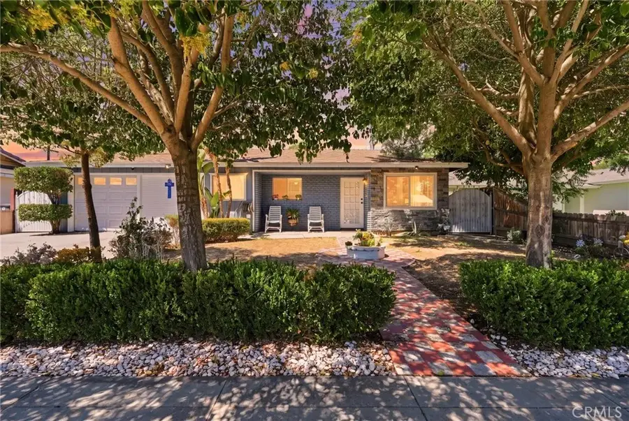 1078 W Madalyn Avenue, Tulare, CA 93274 - #2