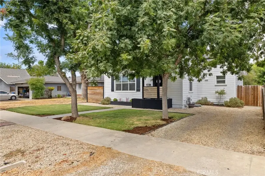224 E 10th, Hanford, CA 93230 - #3