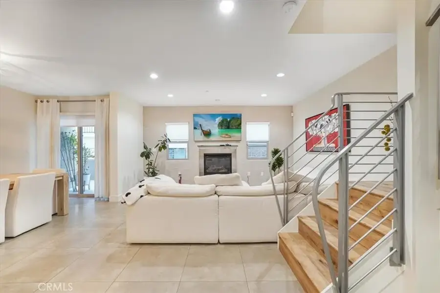 11023 Fruitland Drive #104, Studio City, CA 91604 - Image #3