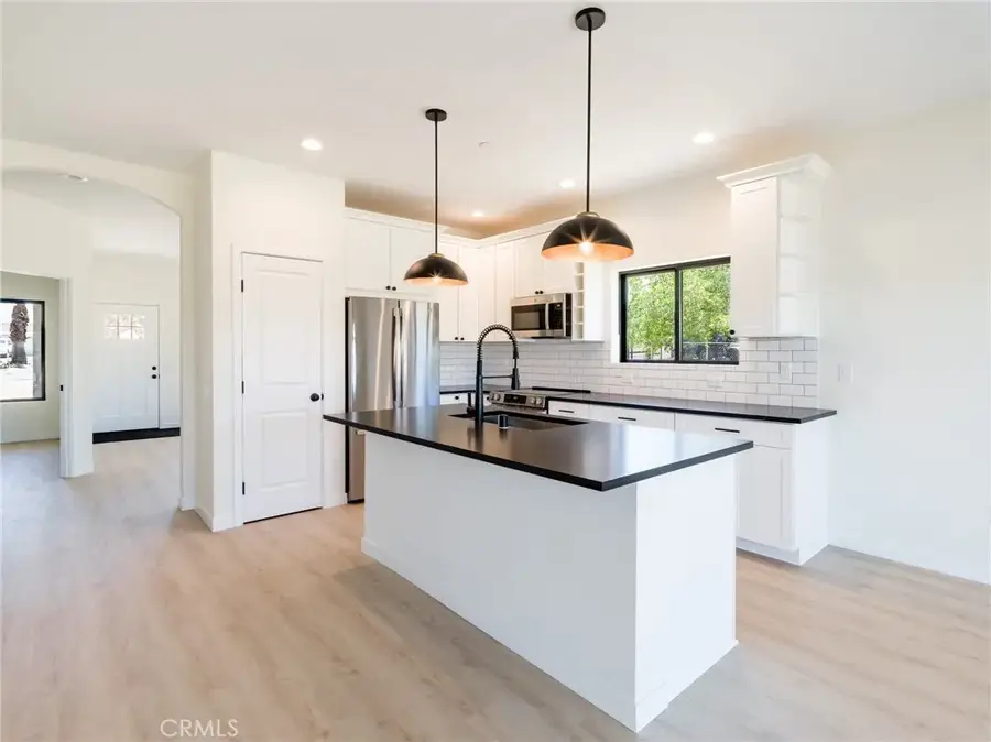 7220 Hanford Avenue, Yucca Valley, CA 92284 - Image #3