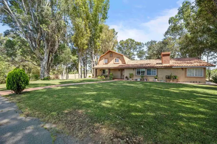 25450 Hayes Ave, Murrieta, CA 92562 - Image #2