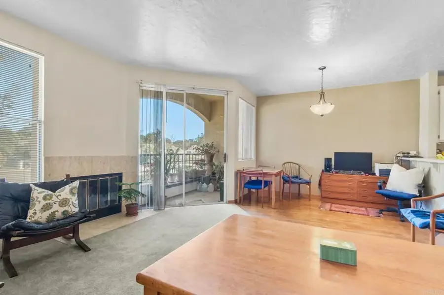 6151 Calle Mariselda #302, San Diego, CA 92124 - Image #2
