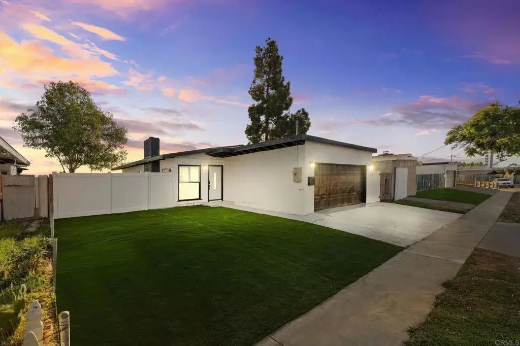 5033 La Paz Dr, San Diego, CA 92113 - Image #1