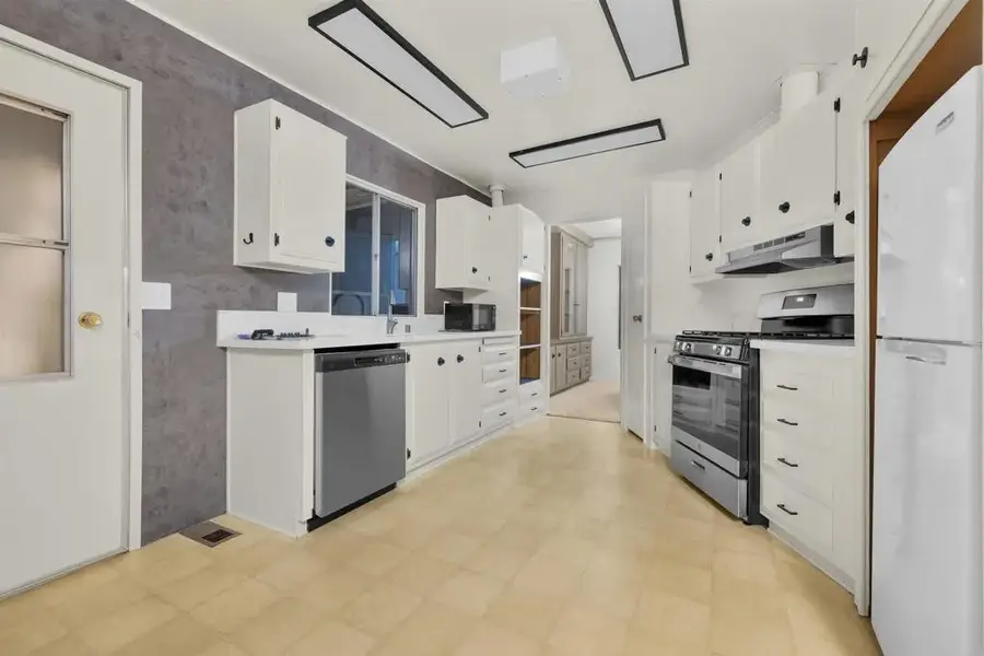 243 Havenview Lane, Oceanside, CA 92056 - Image #3