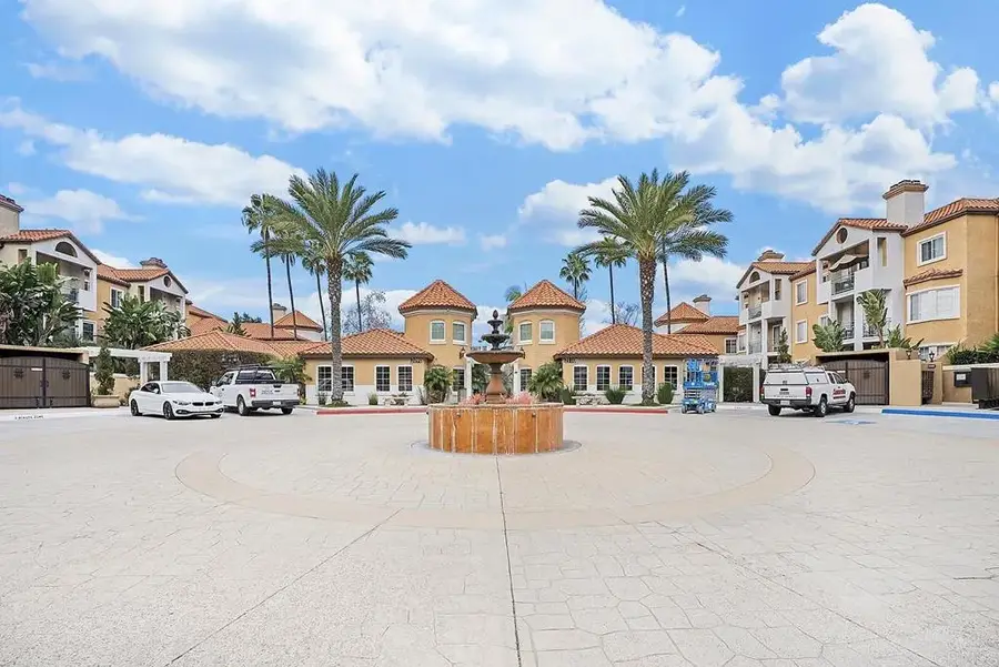 2220 Camino De La Reina #108, San Diego, CA 92108 - Image #2