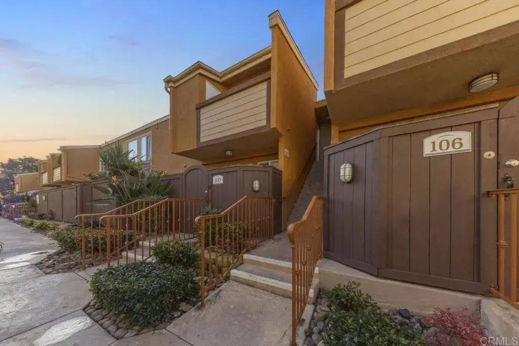 5252 Balboa Arms Drive #207, San Diego, CA 92117 - Image #1