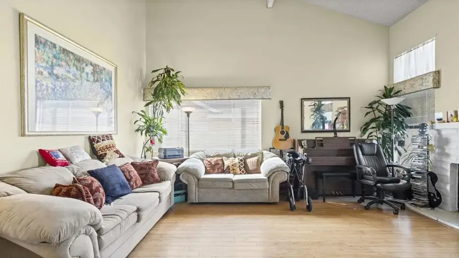 383 Vecino Court, Spring Valley, CA 91977 - #3