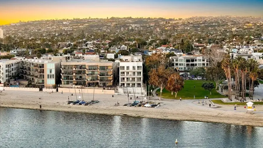 1251 Parker Pl. #2J, San Diego, CA 92109 - #2