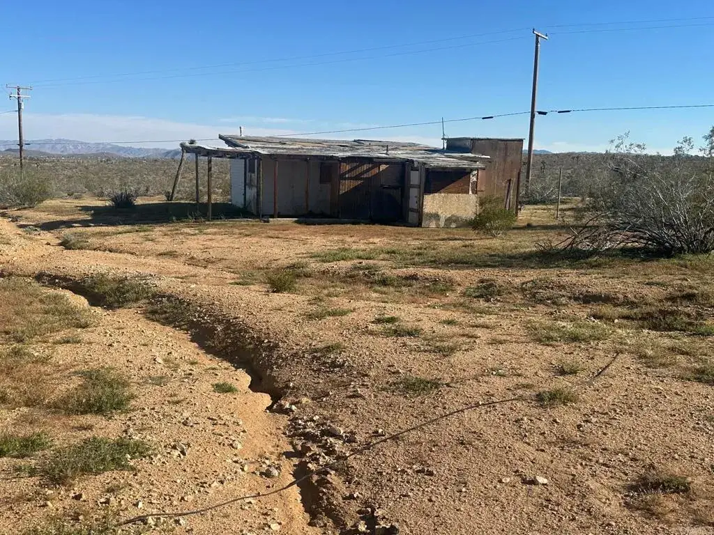 988 Old Woman Springs Rd, Yucca Valley, CA 92284 - #1