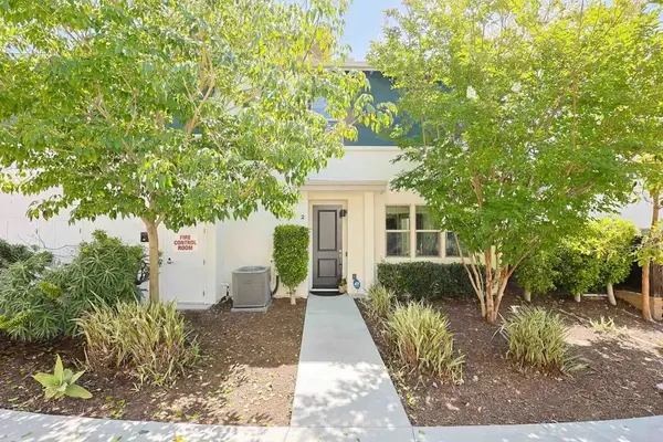 2037 Tango Loop #2, Chula Vista, CA 91915