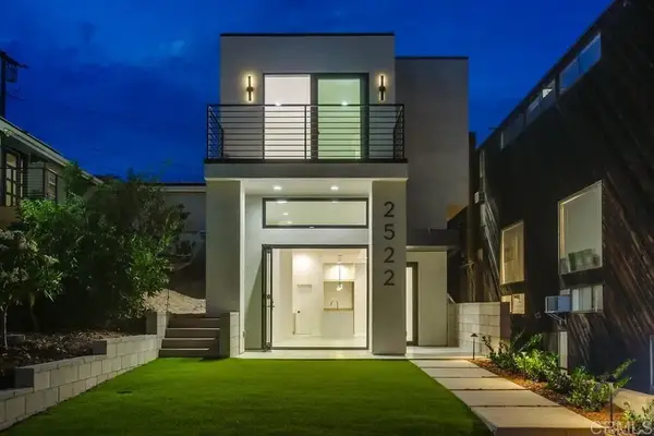 2522 Chalcedony St, Pacific Beach (san Diego), CA 92109