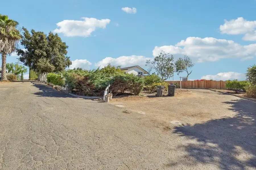 1477 Montgomery Drive, Vista, CA 92084 - #2