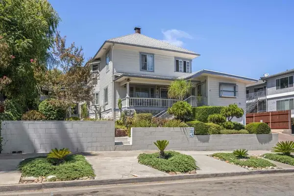 4554 Date Avenue, La Mesa, CA 91941