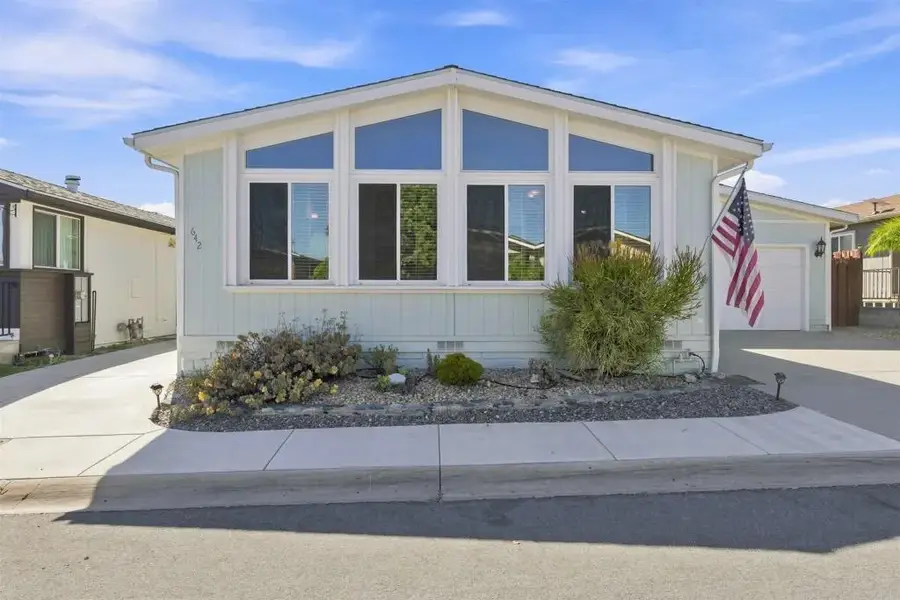 642 Via Costa Rica, Vista, CA 92081 - #3