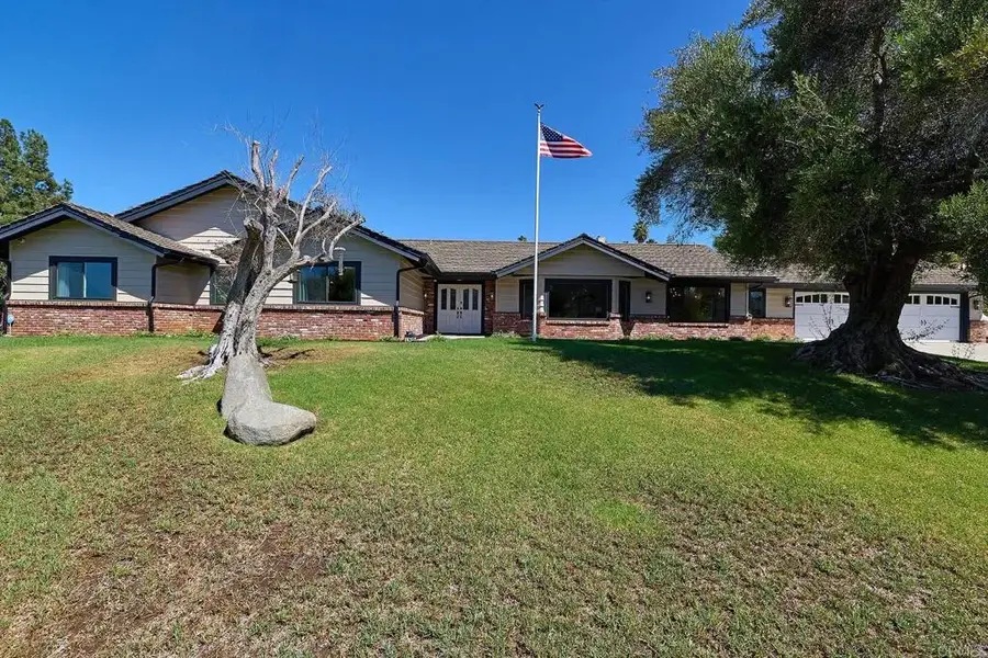 1598 Mesa Verde Drive, Vista, CA 92084 - #2