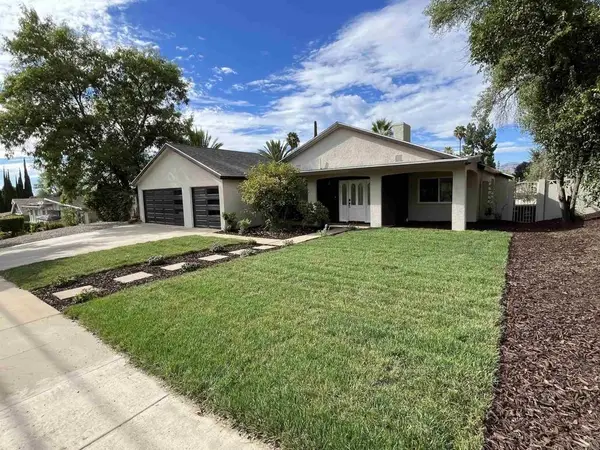 329 E South Avenue, Redlands, CA 92373