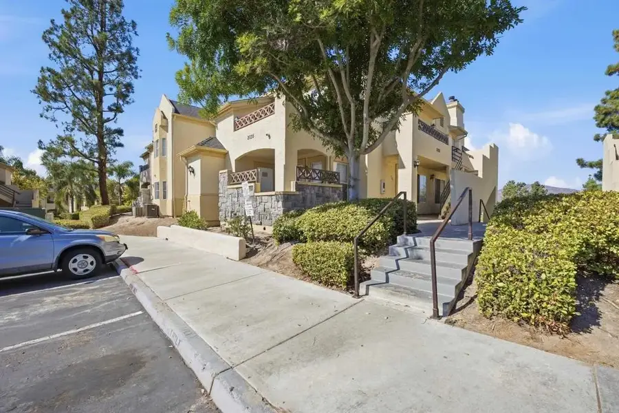 2035 Lakeridge Circle #102, Chula Vista, CA 91913 - #2