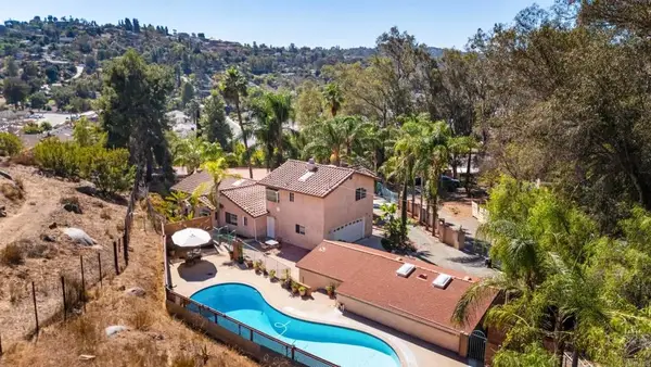 1153 Merritt Dr, El Cajon, CA 92020