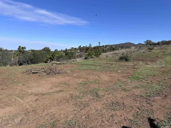 2525 Bella Vita Lane, Vista, CA 92084