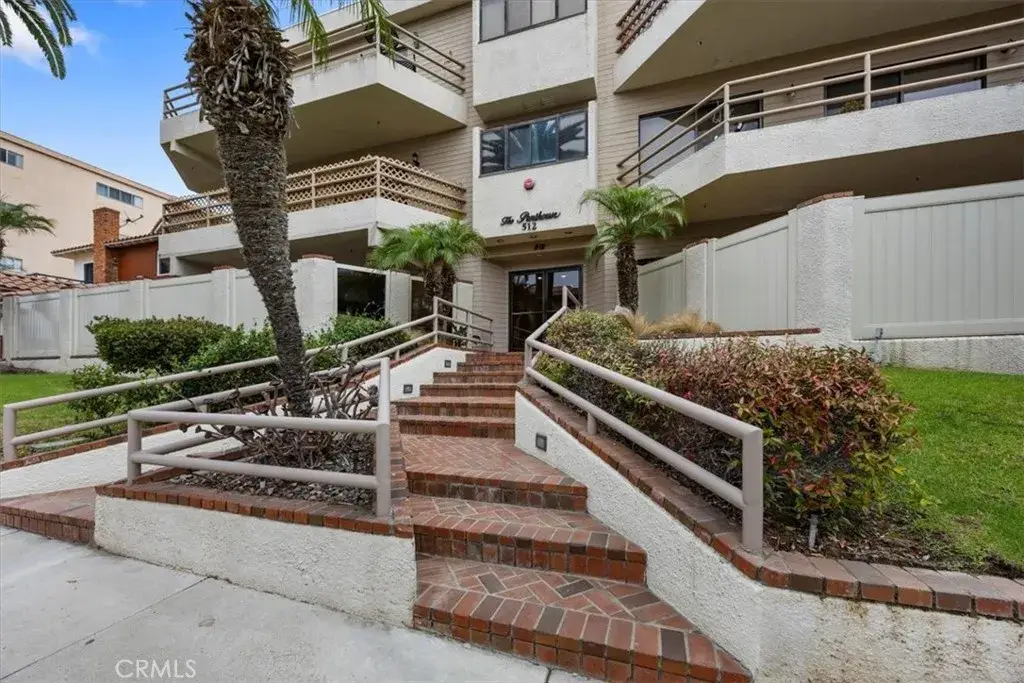 512 Esplanade #303, Redondo Beach, CA 90277 - #1