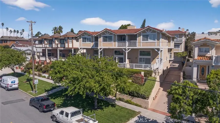 222 S Guadalupe Avenue #1, Redondo Beach, CA 90277 - #3