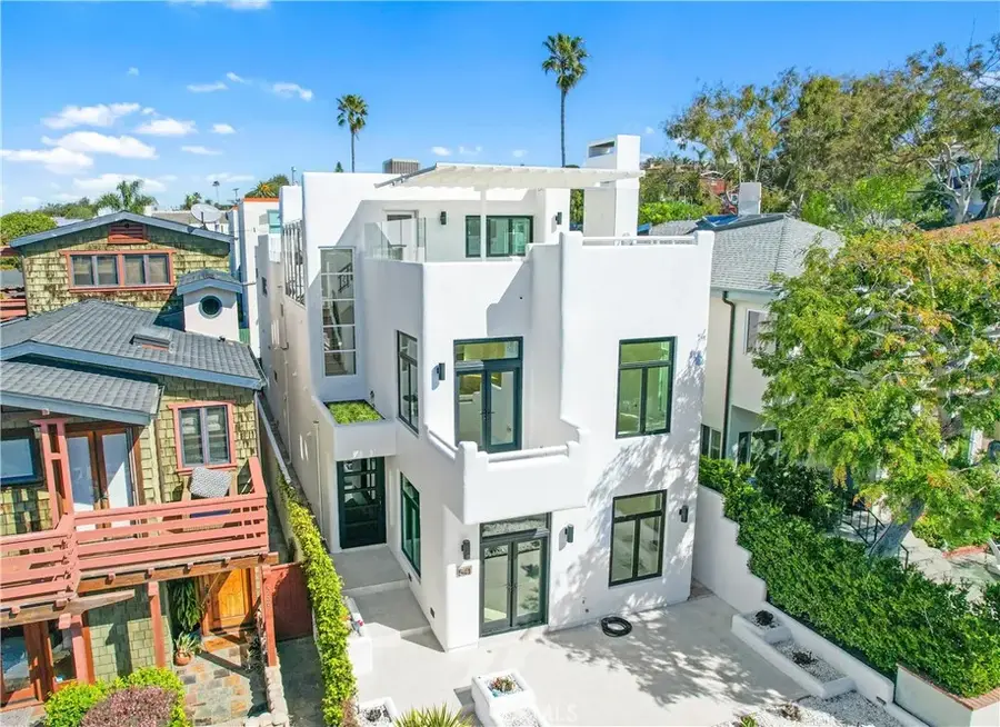 541 4th, Manhattan Beach, CA 90266 - #2