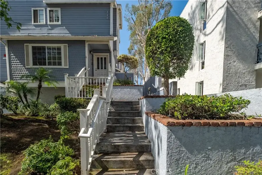 313 N Broadway #9, Redondo Beach, CA 90277 - #2