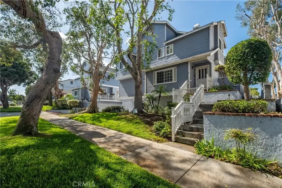 313 N Broadway #9, Redondo Beach, CA 90277 - #3