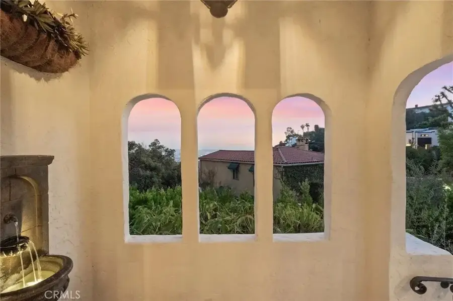 8650 Hillside Avenue, West Hollywood, CA 90069 - #3