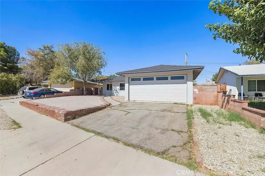 611 E Ovington, Lancaster, CA 93535 - Image #2
