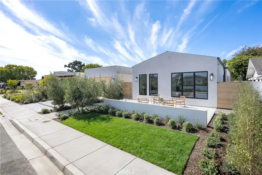 707 Patolita, Corona Del Mar, CA 92625 - Image #2