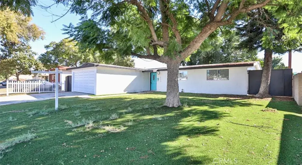 2540 W Picadilly Way, Anaheim, CA 92801 - Image #1