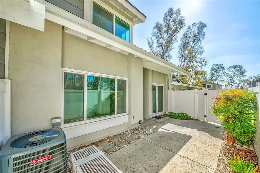 2423 Coventry Cir, Fullerton, CA 92833 - Image #2