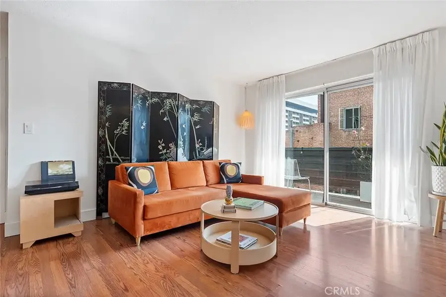 327 Chestnut Avenue #206, Long Beach, CA 90802 - Image #2