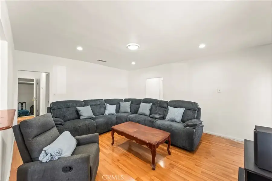 3661 Seabright, Long Beach, CA 90810 - #3